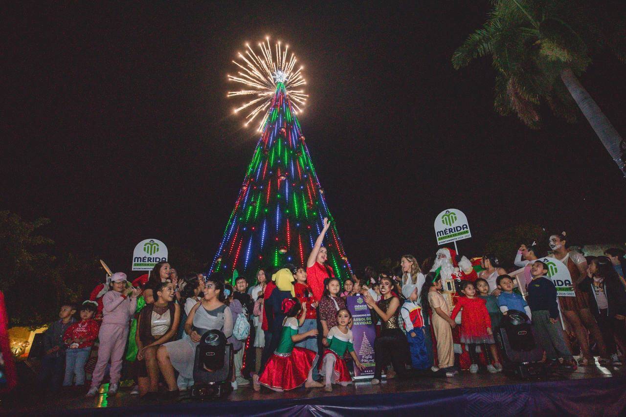 Encendido del Árbol Navideño en Mérida la Navidad ilumina la ciudad