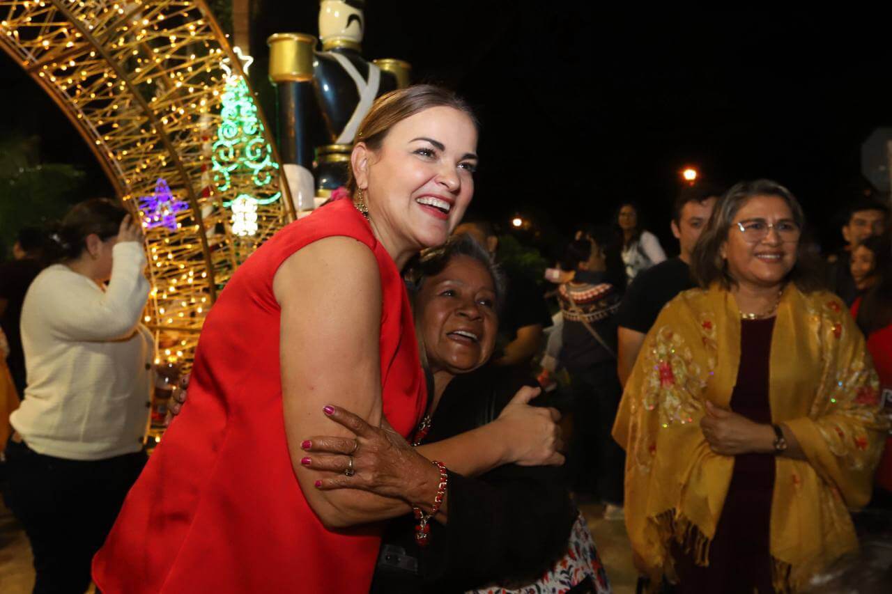 Encendido del Árbol Navideño en Mérida la Navidad ilumina la ciudad