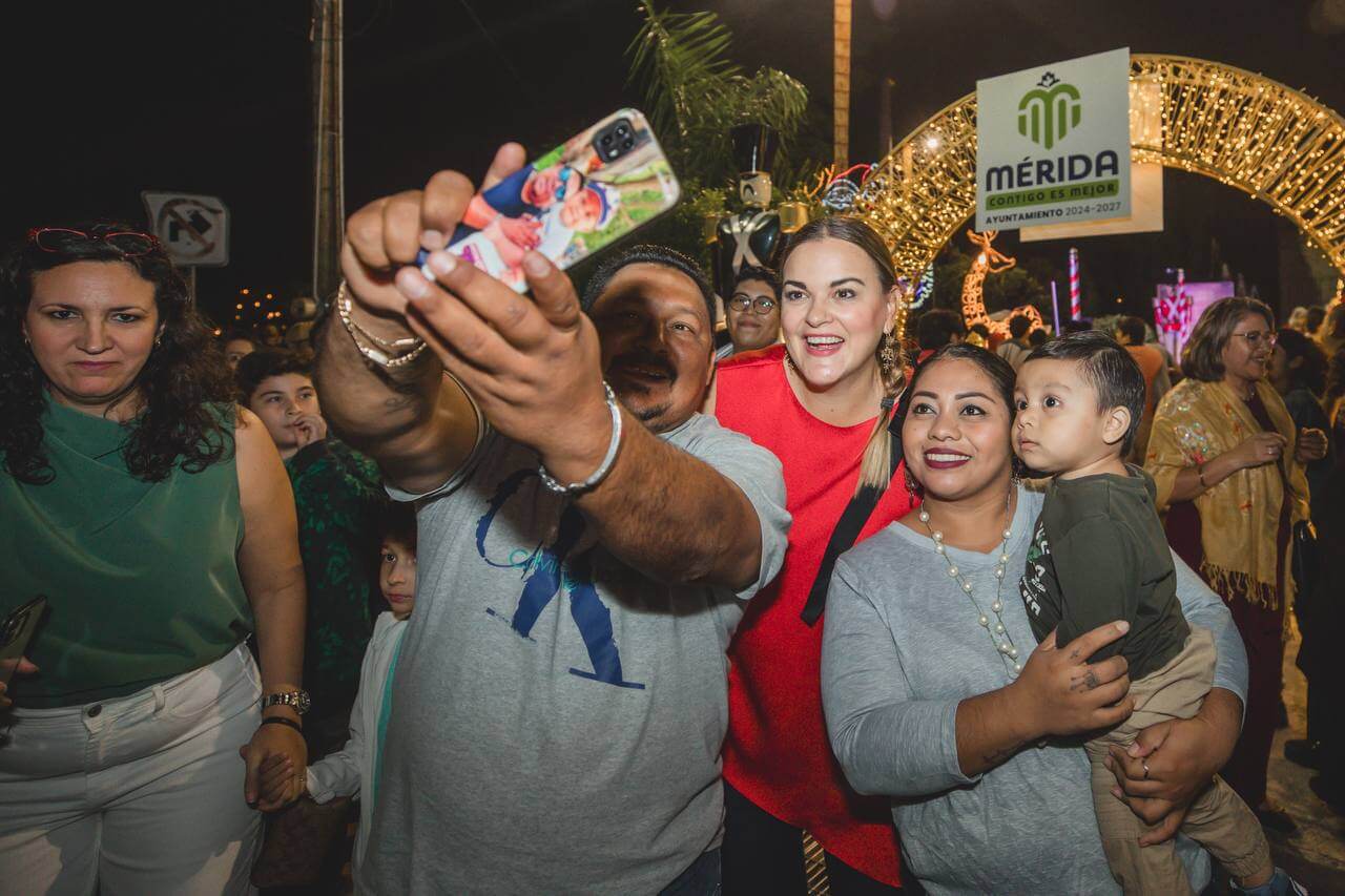 Encendido del Árbol Navideño en Mérida la Navidad ilumina la ciudad