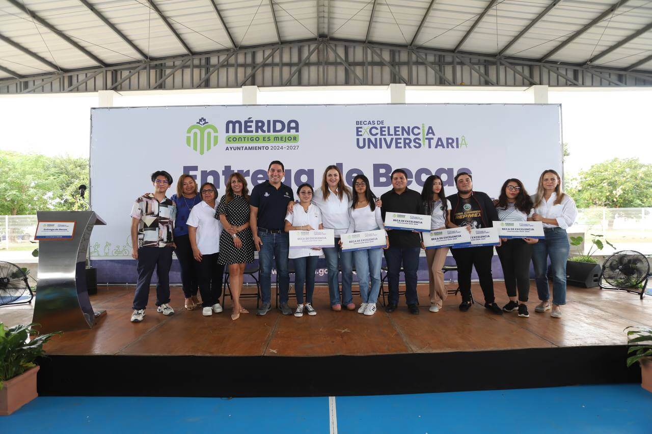 Becas a estudiantes de Mérida programa para impulsar la educación