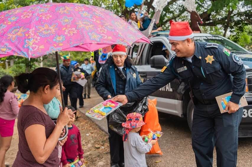 Navidad en comisarías Cecilia Patrón fortalece la unión en Mérida