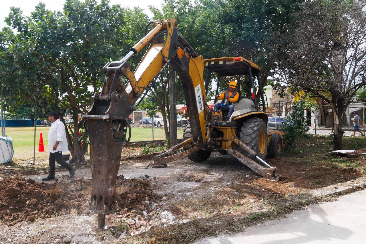 Inician obras en el campo deportivo de la Bojórquez