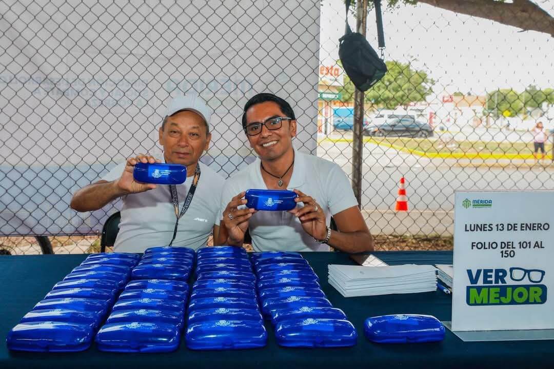 Entrega programa Ver mejor en Mérida  Lentes gratuitos para mejorar la visión