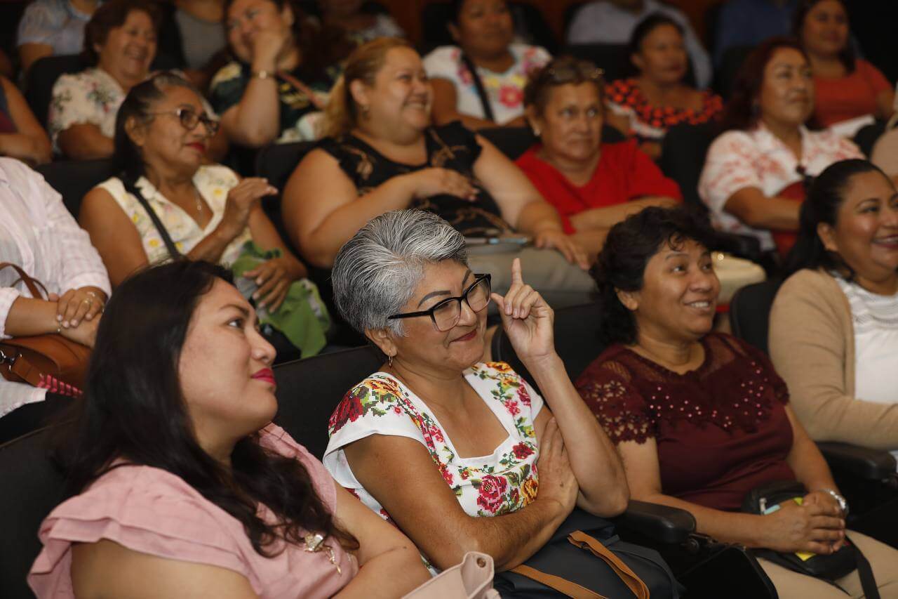 Programa De Mujer a Mujer  Créditos para emprendedoras