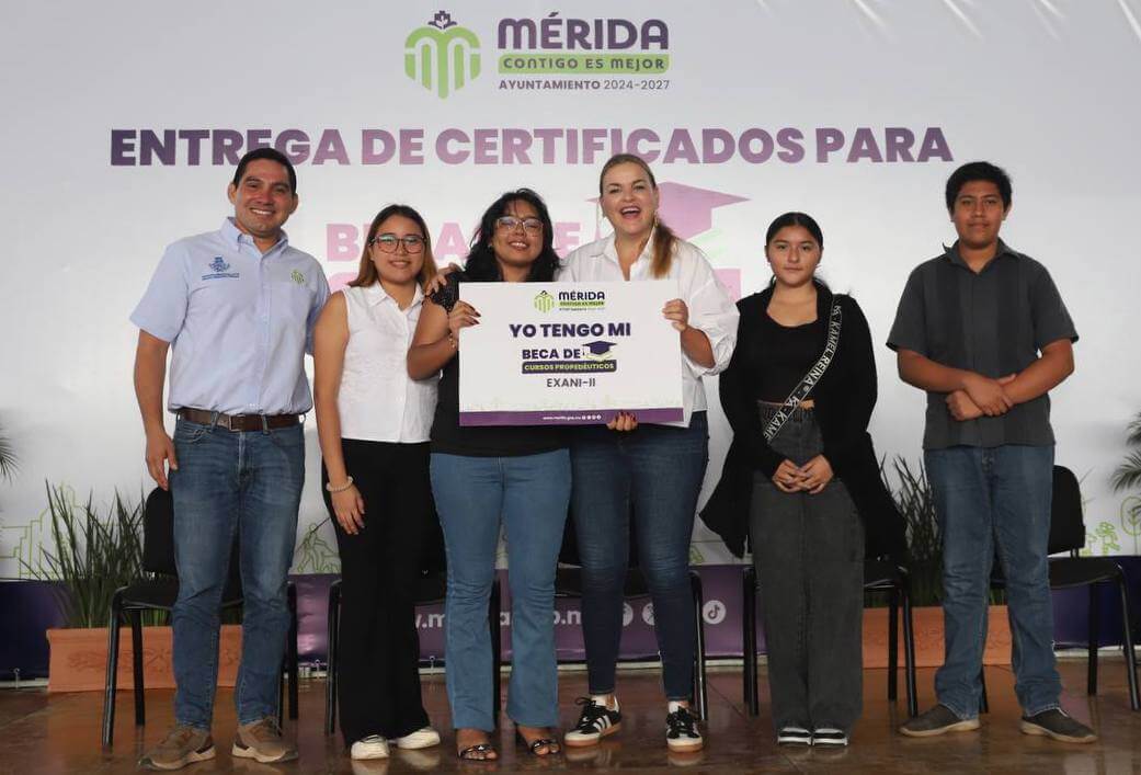 Entrega de cursos propedéuticos en Mérida 