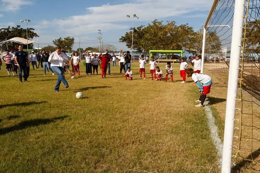 Rehabilitación del campo deportivo San José Tecoh