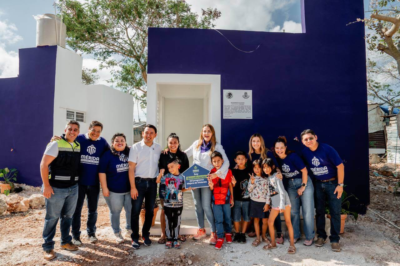 Acciones de viviendas a mujeres entrega de apoyos en Mérida