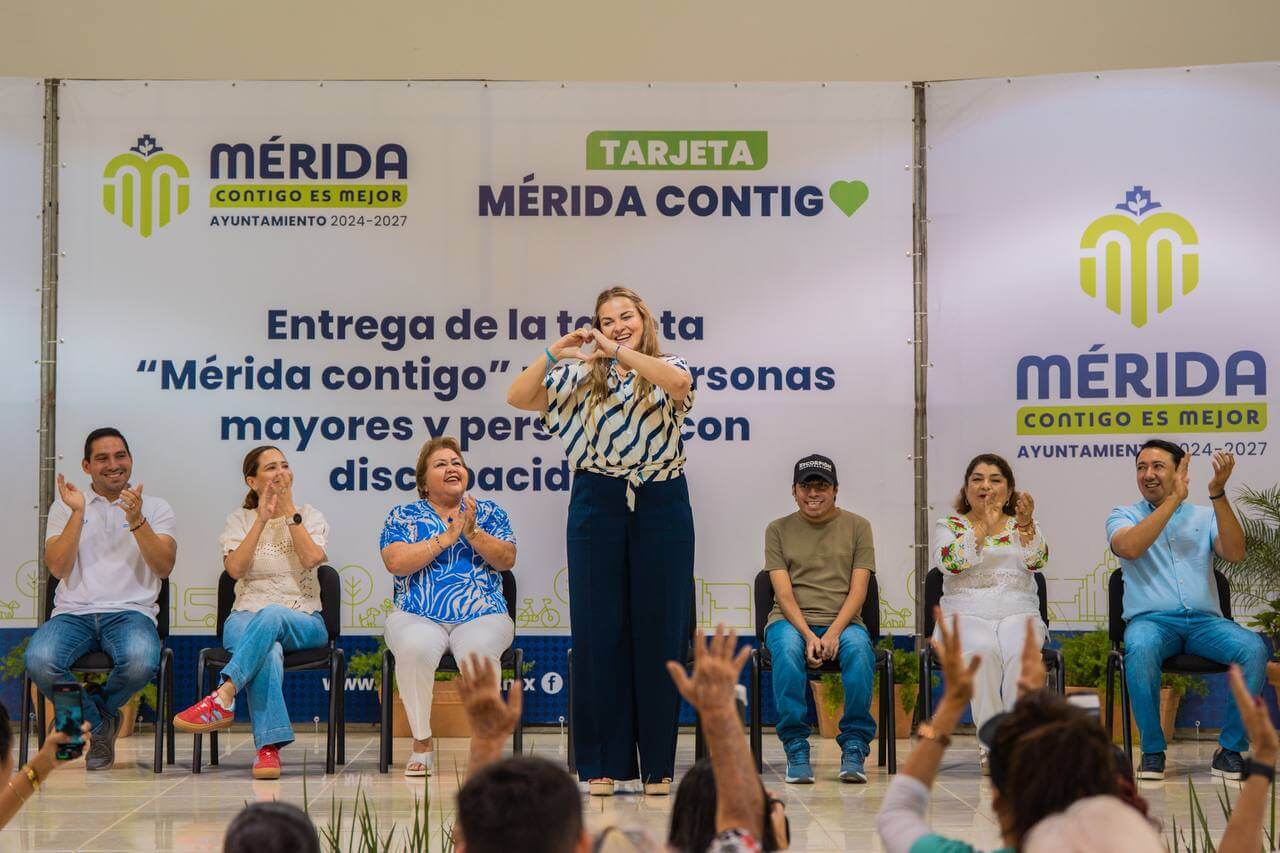 Entrega tarjeta Mérida Contigo beneficios médicos a 3 mil personas vulnerables