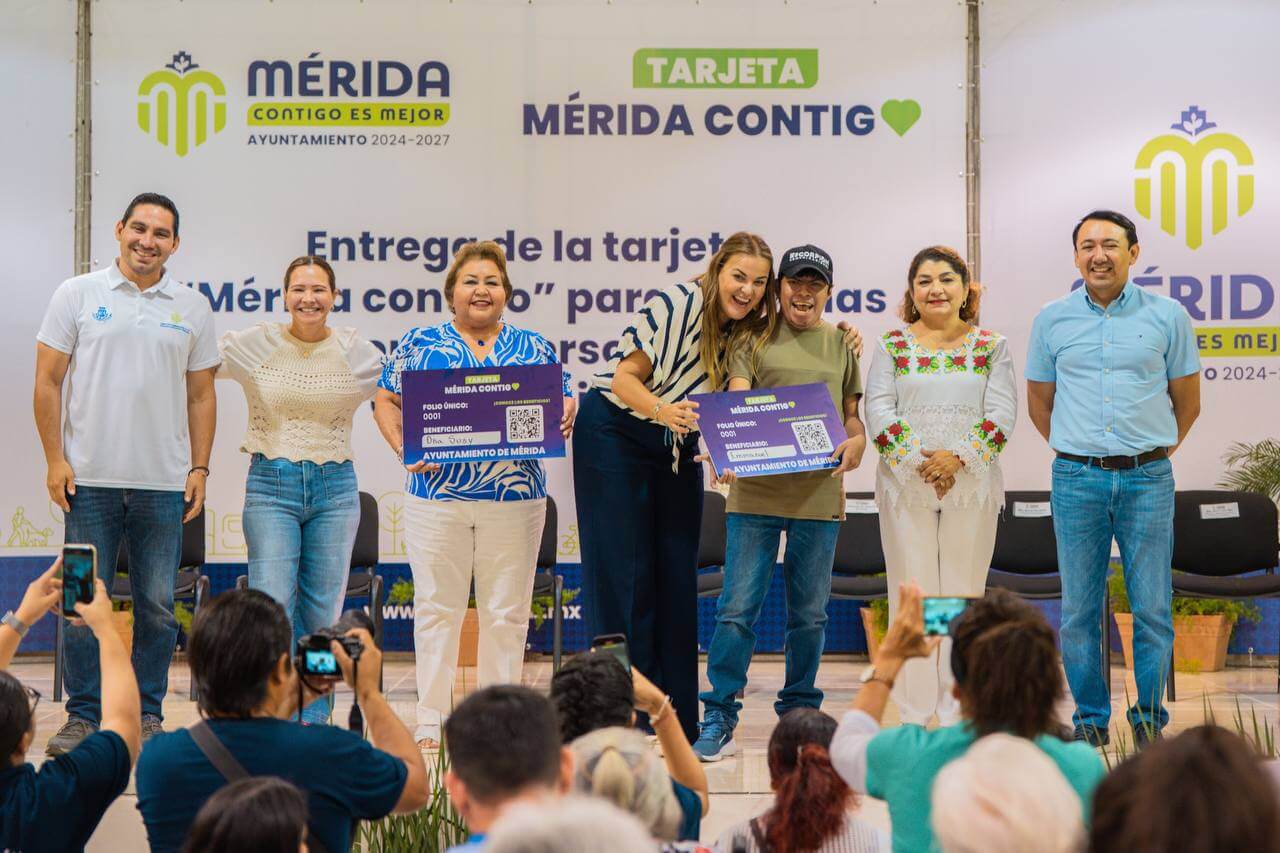 Entrega tarjeta Mérida Contigo beneficios médicos a 3 mil personas vulnerables