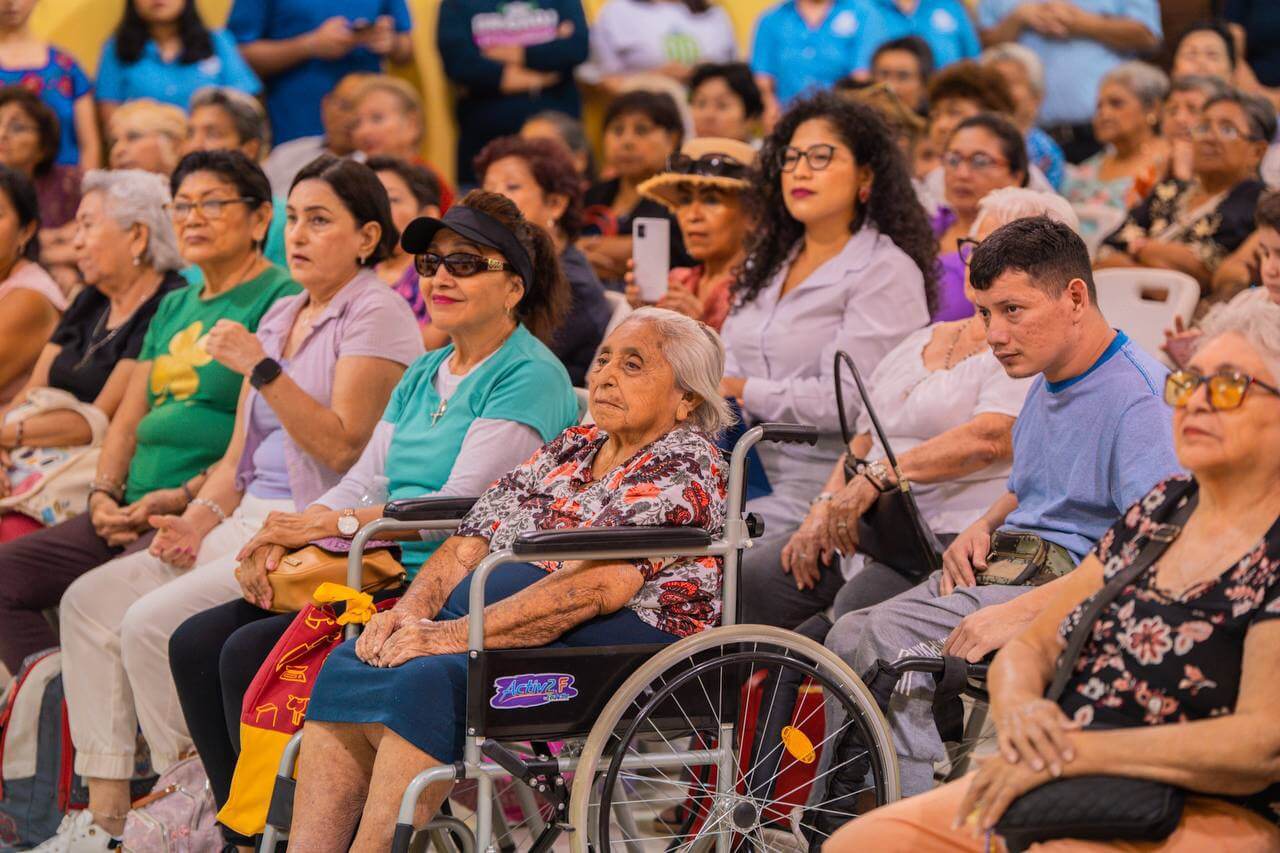 Entrega tarjeta Mérida Contigo beneficios médicos a 3 mil personas vulnerables