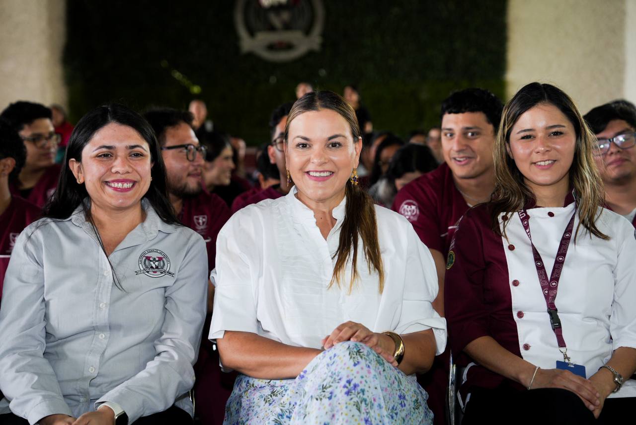 Alcaldesa en tu Escuela promueve participación juvenil en Mérida