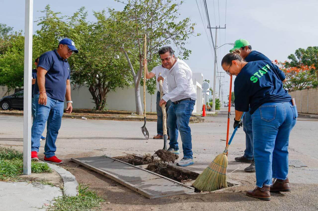Limpieza de rejillas se refuerza ante temporada de lluvias en Mérida