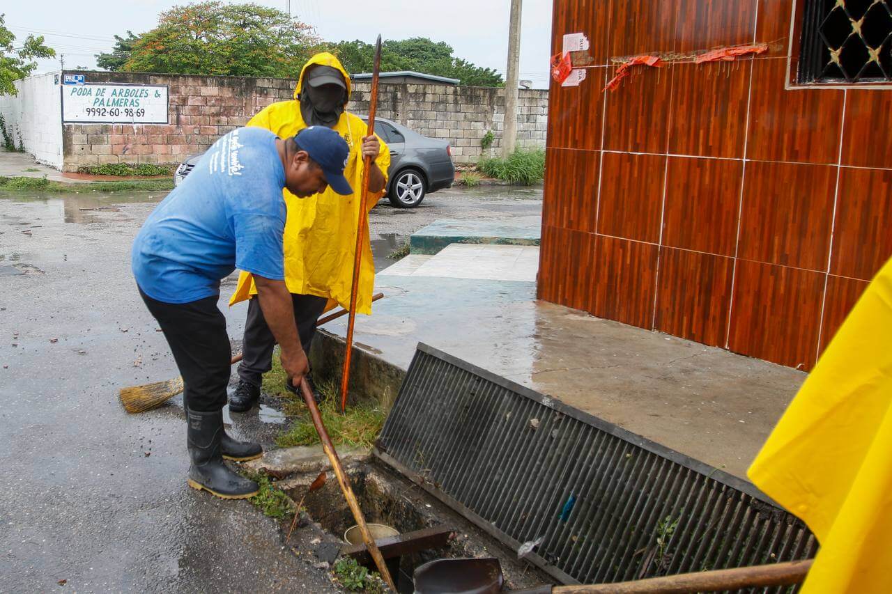 Servicios Públicos de Mérida suman 3,271 rejillas limpiadas en operativos