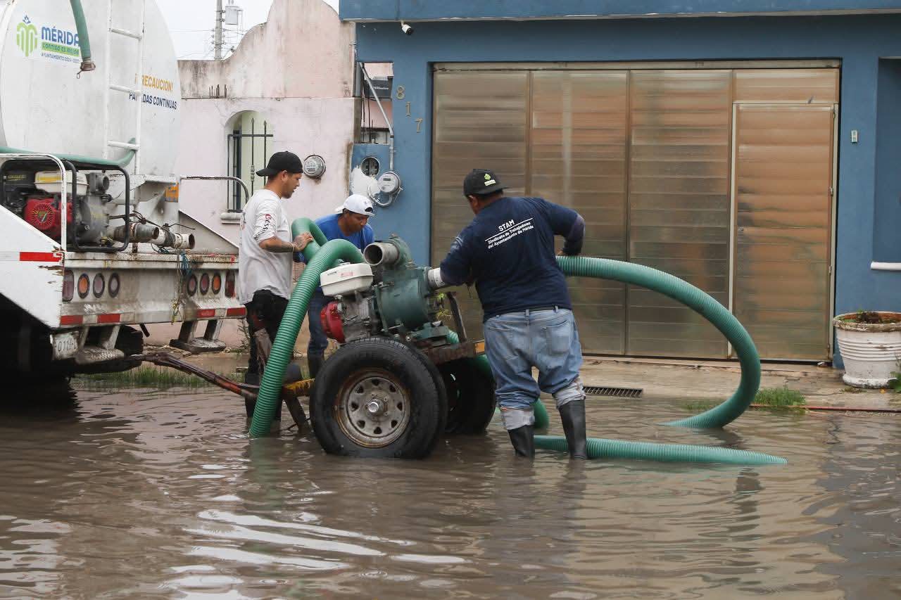 Programa Calle por Calle suma 3 mil 271 rejillas desazolvadas en Mérida