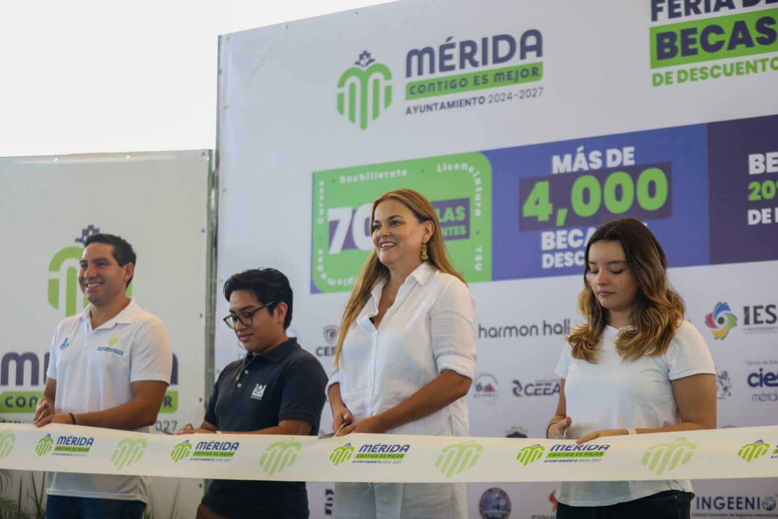Feria de Becas de Descuento entrega más de 4 mil apoyos escolares
