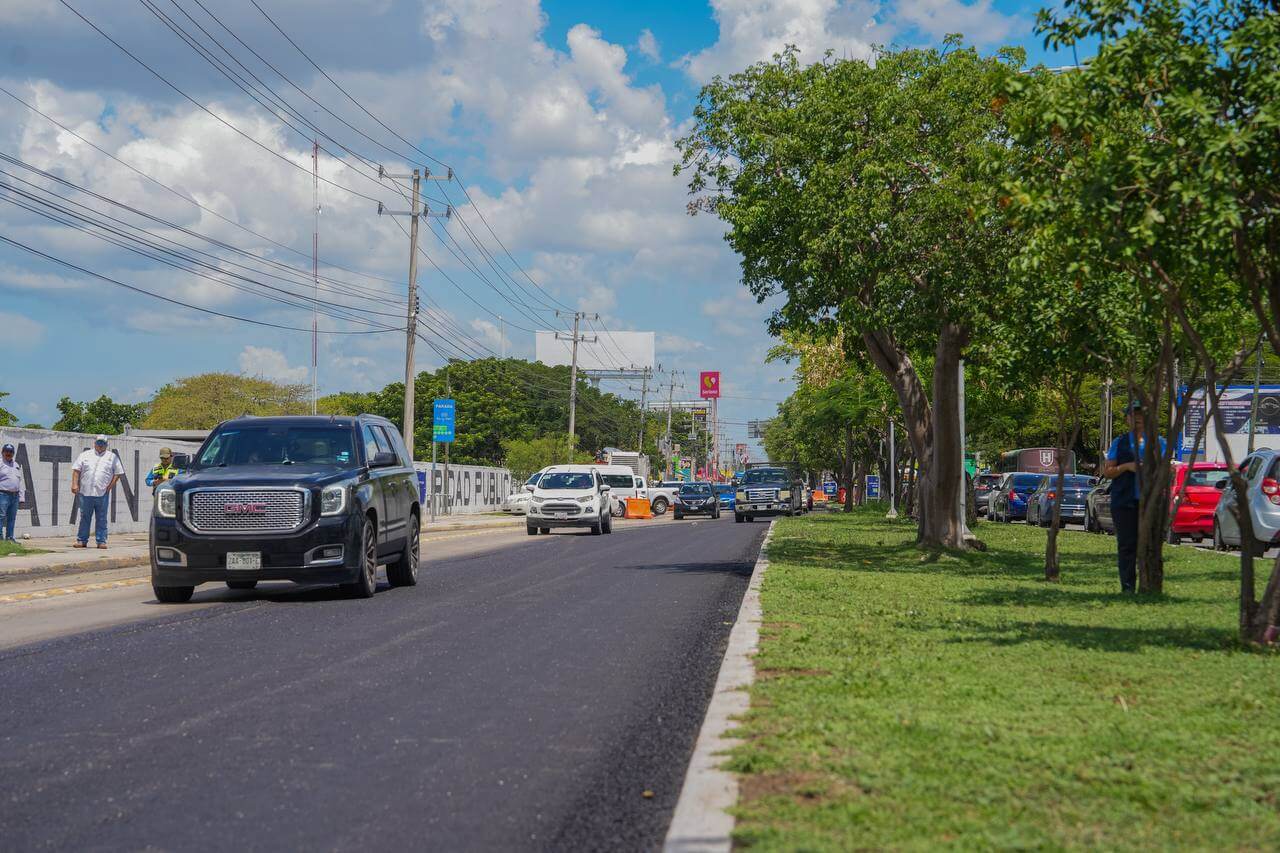 Avenida Jacinto Canek suma 13 mil m² de nueva pavimentación este mes