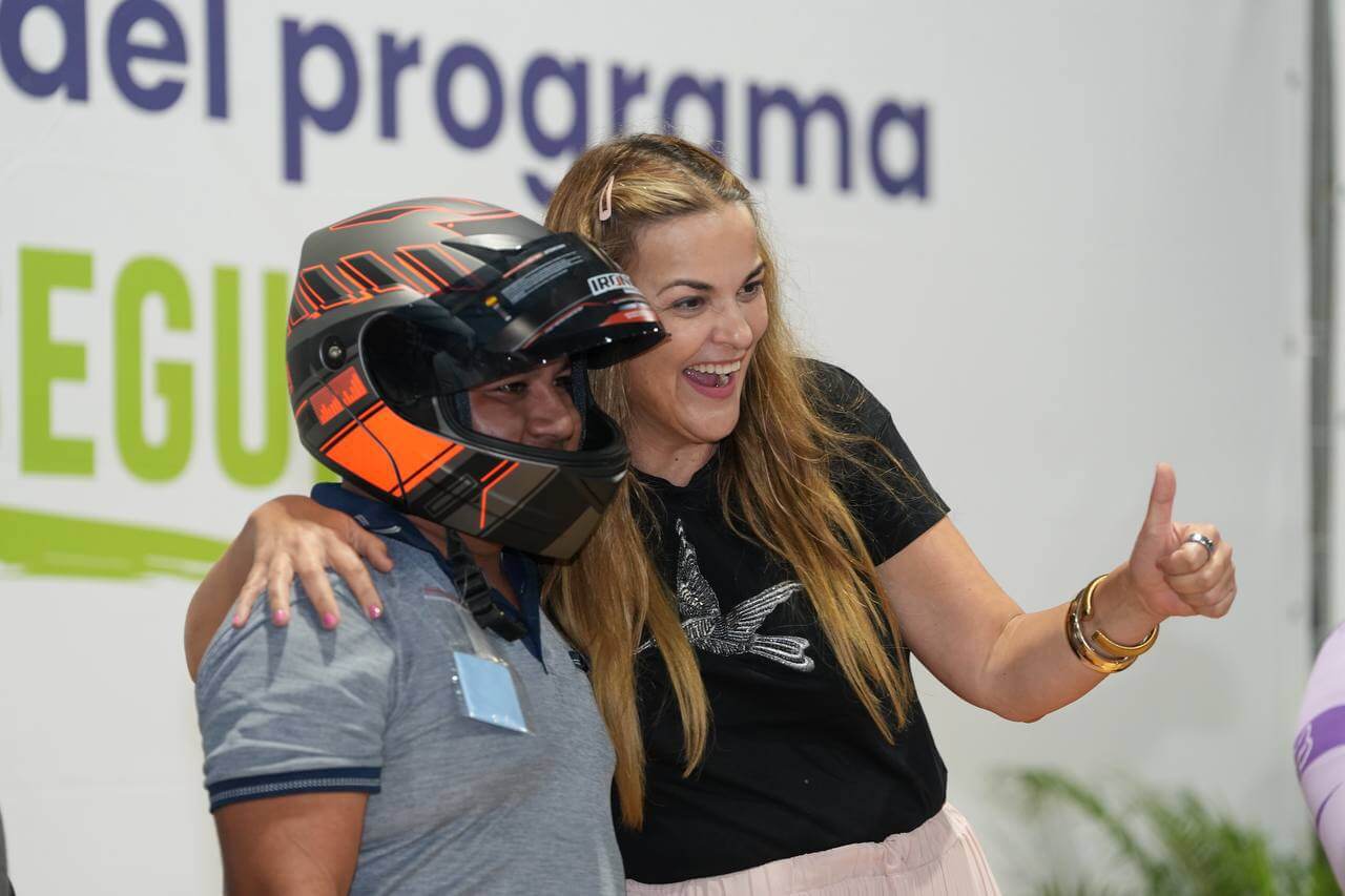 Programa Chambea Seguro entrega más de 500 cascos a repartidores en Mérida