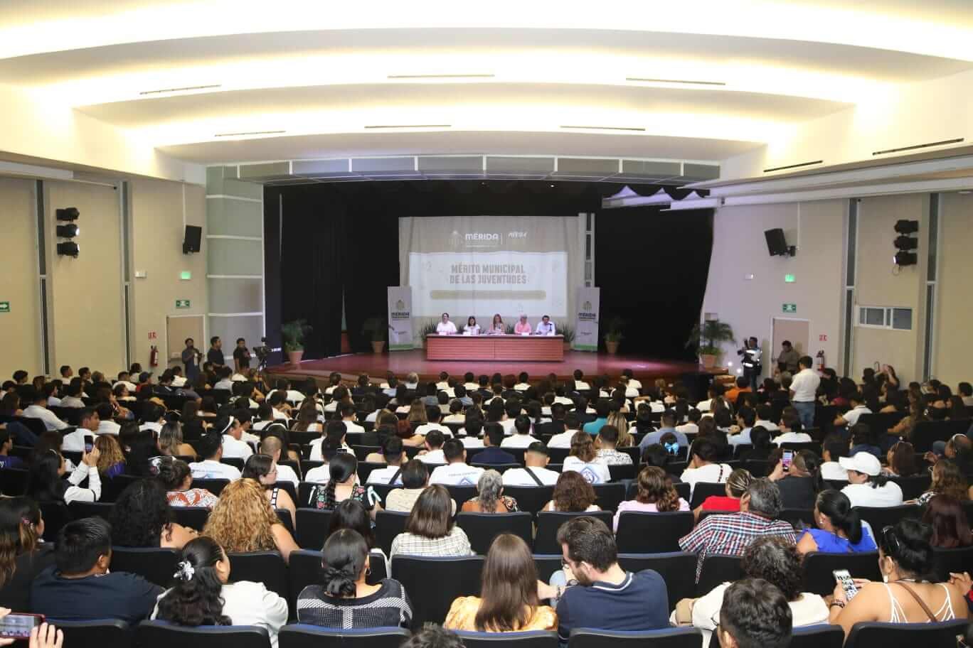 Mérito Municipal premia a talento juvenil en seis categorías