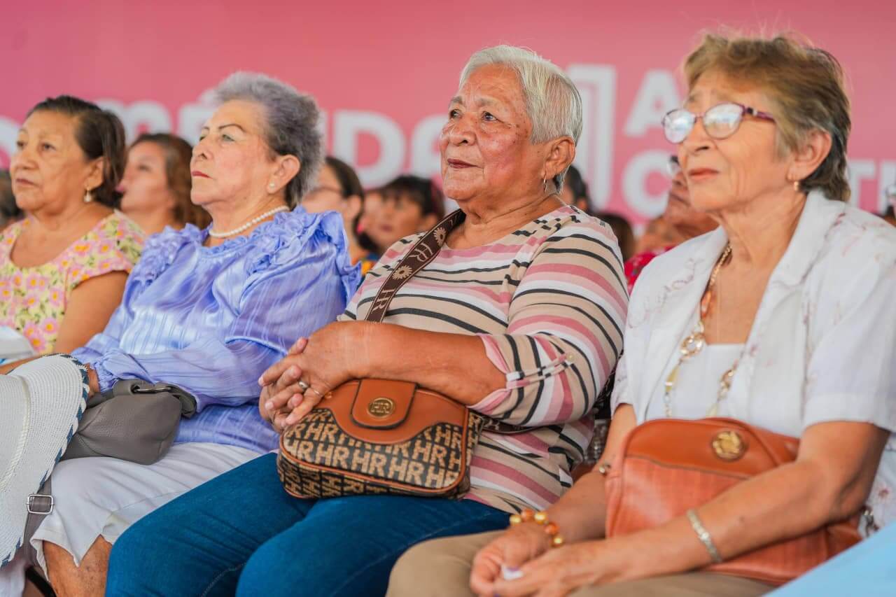 Mujeres meridanas reciben 7 de cada 10 apoyos municipales