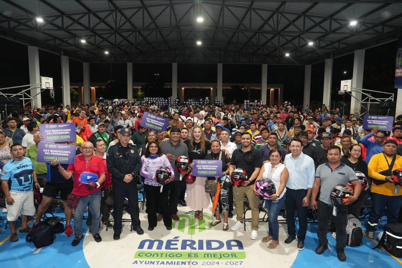 Programa Chambea Seguro entrega más de 500 cascos a repartidores en Mérida