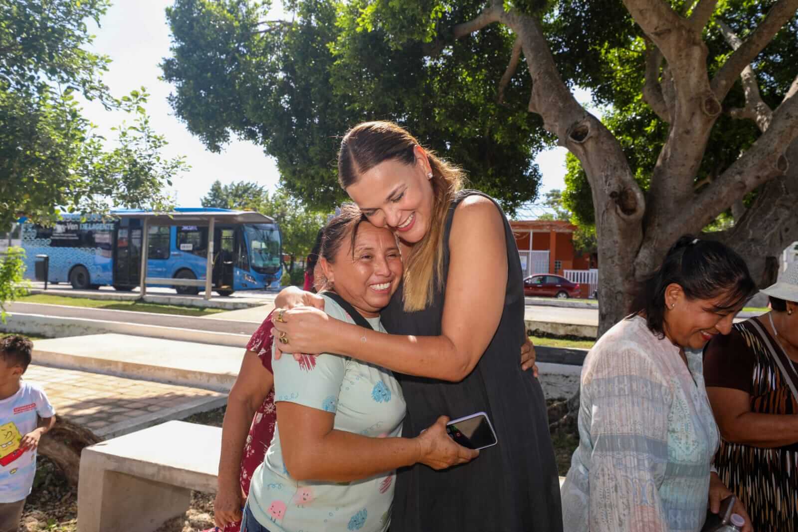 Colonia María Luisa recibe rehabilitación de parque y cancha