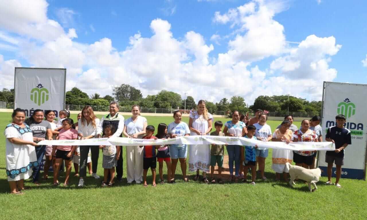 Hunxectamán estrena barda, gradas e iluminación en su campo deportivo
