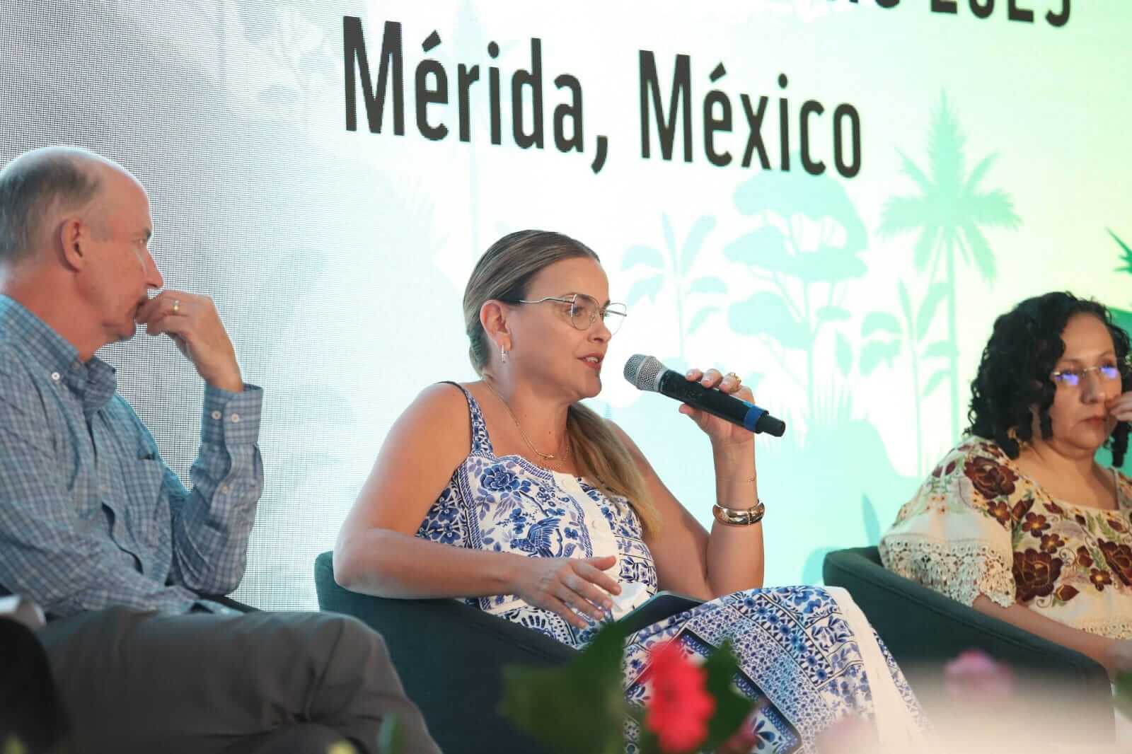 Protección ambiental en Mérida presenta Cecilia Patrón en encuentro internacional