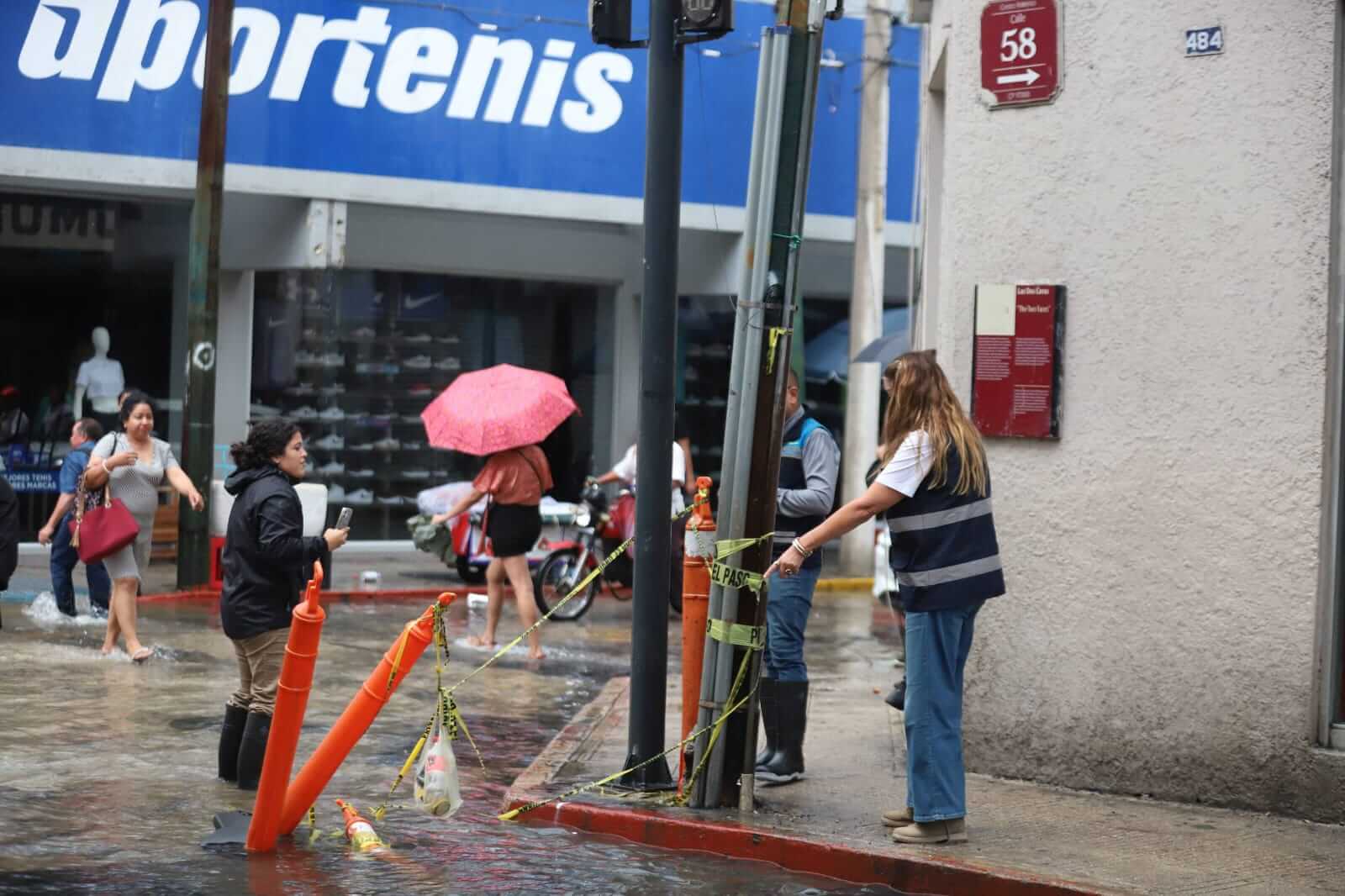 Supervisión tras lluvias detecta encharcamientos y verifica desagüe en Mérida
