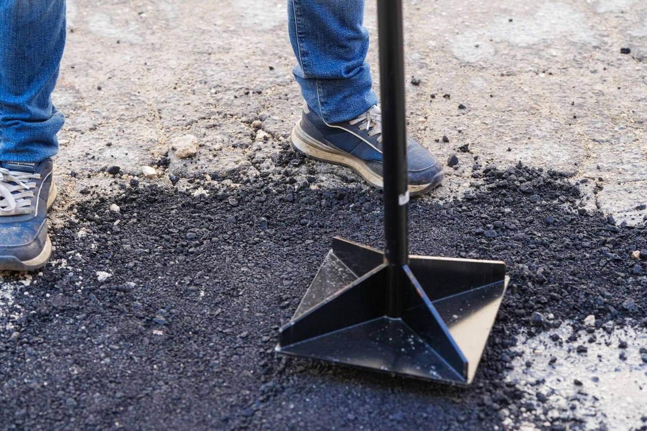 Operativo Calle por Calle refuerza bacheo en Mérida con 40 brigadas
