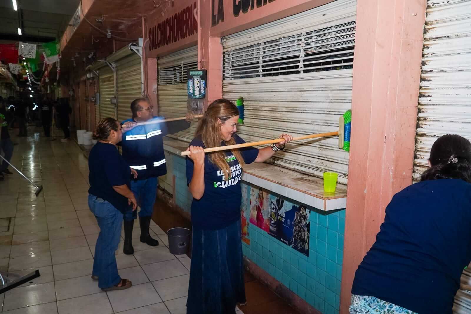Mercado Lucas de Gálvez mejora condiciones con limpieza profunda y nueva ventilación