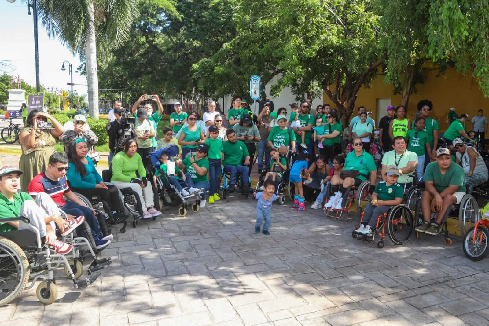 Rodada en Silla de Ruedas reúne a familias en Paseo de Montejo