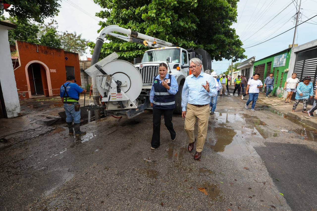 Colonias Mulsay y Xoclán concentran acciones de limpieza y bacheo por lluvias