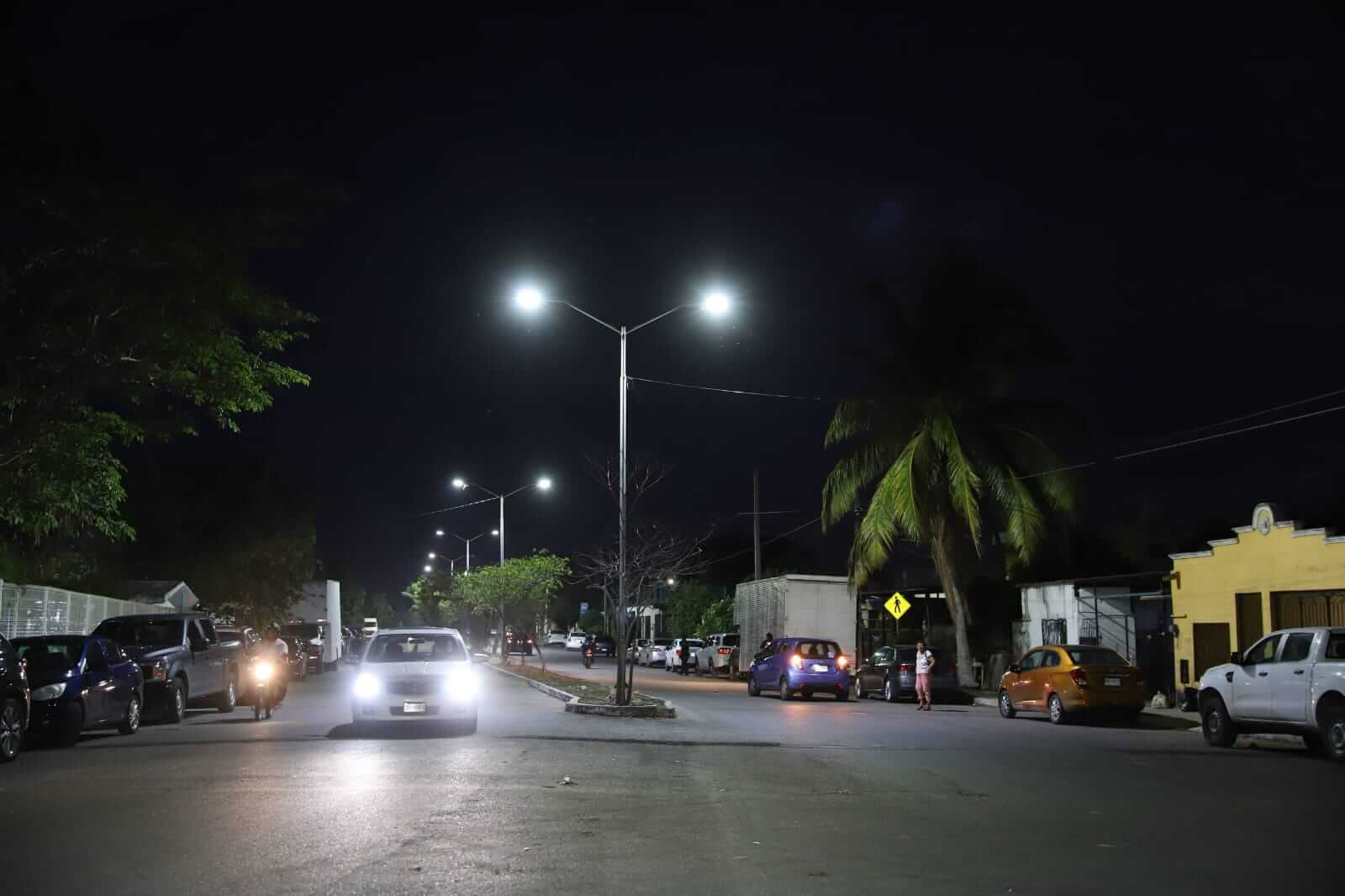 Estrategia Mérida Iluminada alcanza 186 colonias y 31 comisarías con LED