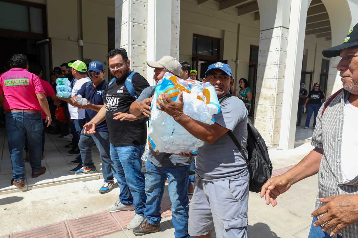Apoyo a damnificados reúne 10 toneladas de víveres en Mérida
