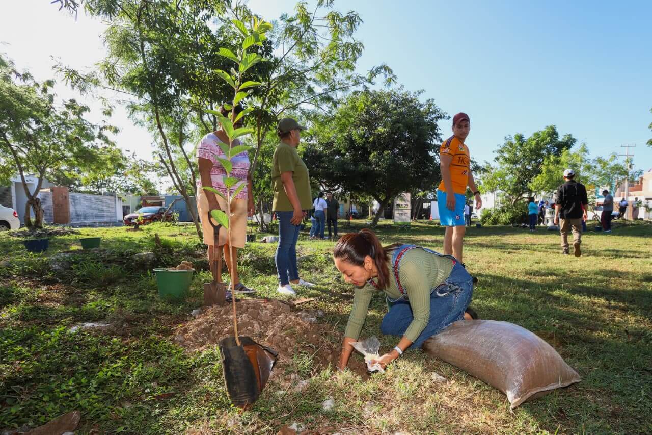 Las Américas suma 50 nuevos árboles con participación vecinal
