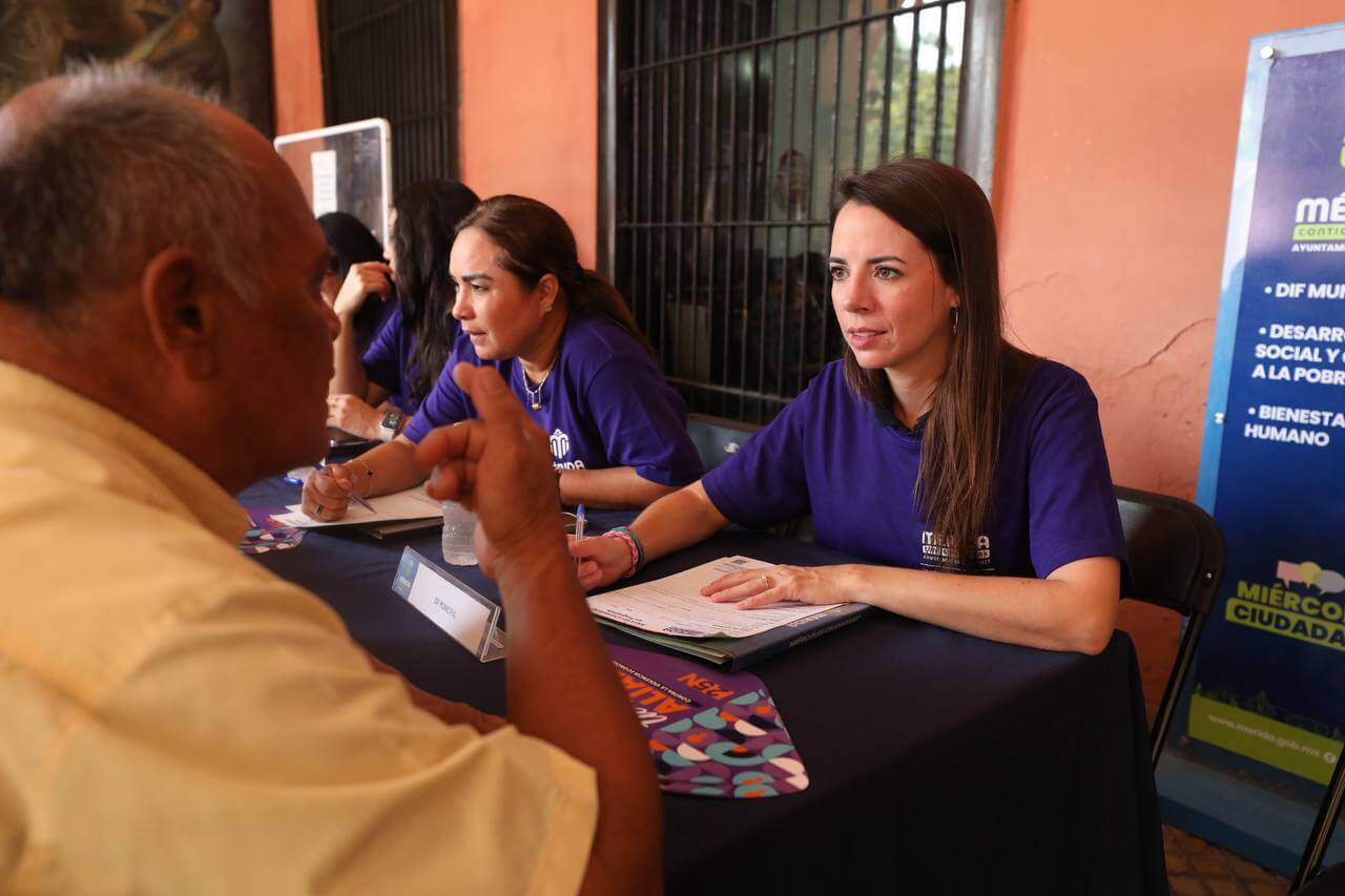 Miércoles Ciudadano violeta reúne a funcionarias para atender a mujeres en Mérida