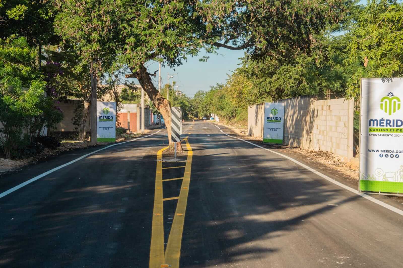 Colonia San Juan Bautista suma pavimentación y banquetas en cierre de año