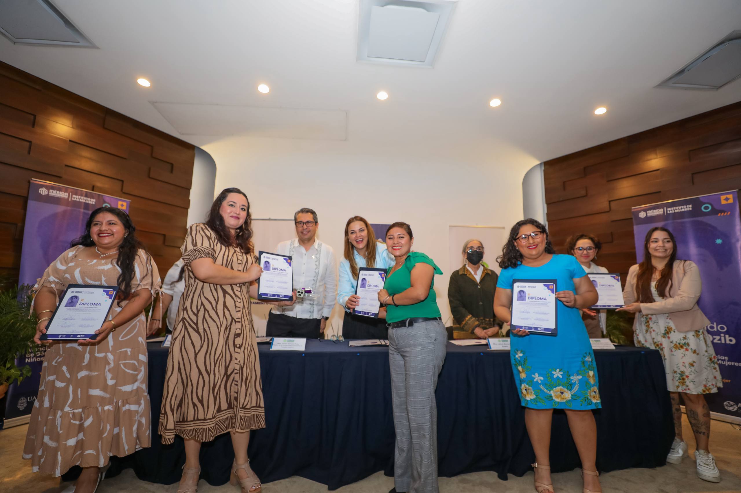 Diplomado Raquel Dzib Cicero capacita a profesionales para atender violencias de género