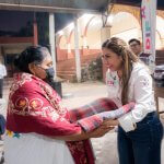 Entrega de cobertores beneficia a comunidades del sur de Yucatán