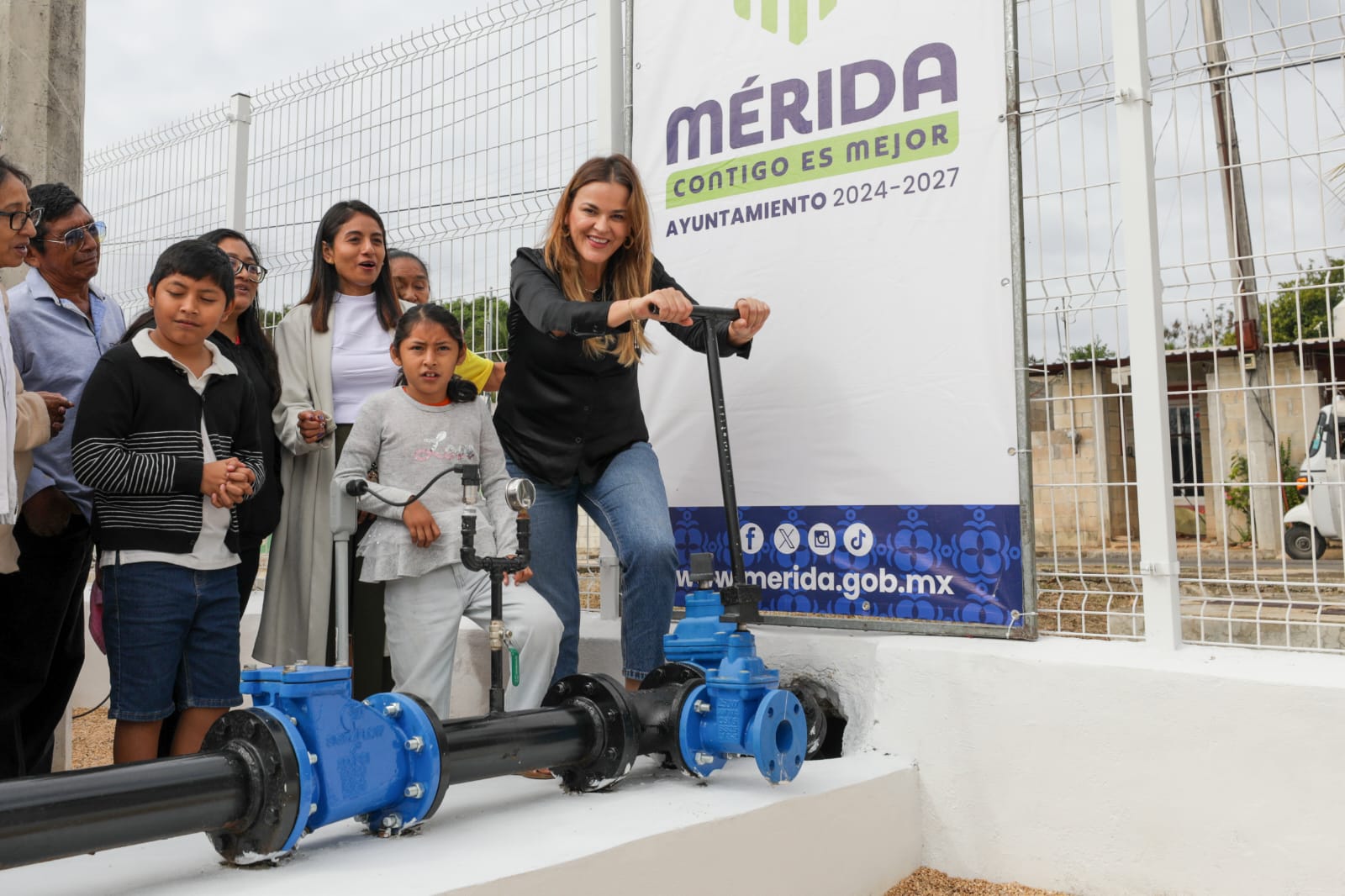Trabajos de rehabilitación en Yaxnic modernizan sistema de agua potable