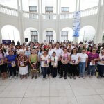 Programa Ver Mejor entrega 114 lentes gratuitos a mujeres en Mérida