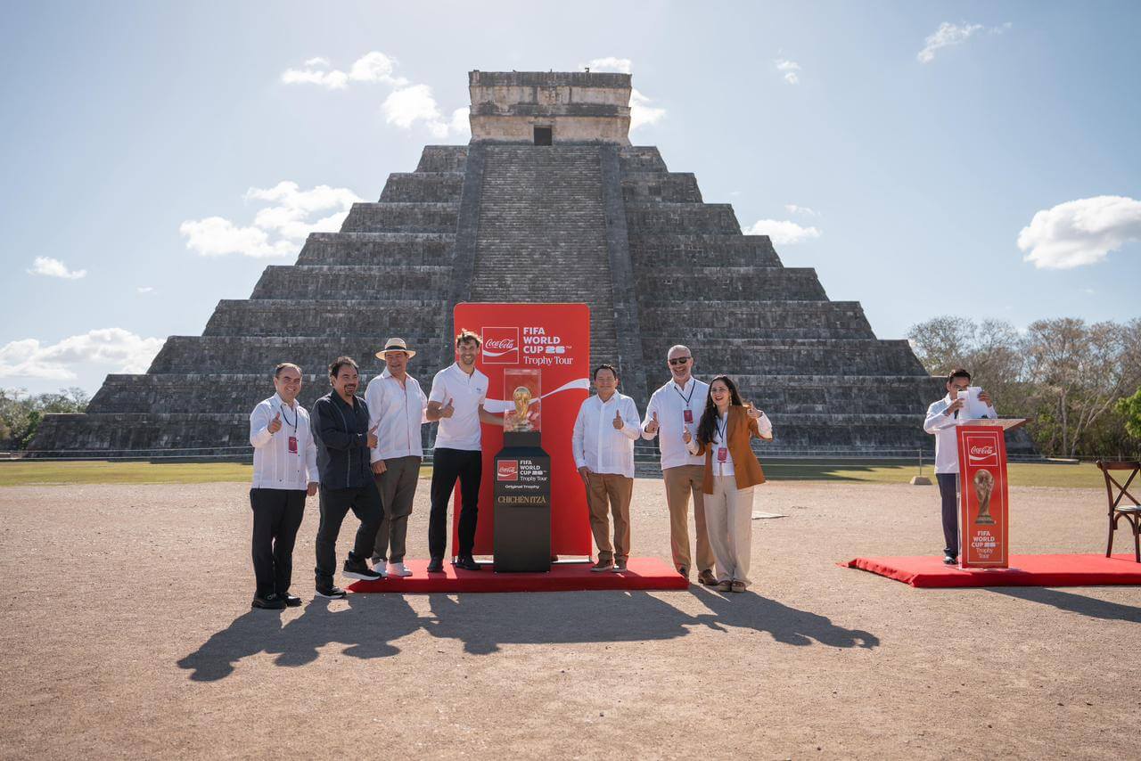 Trofeo FIFA en Chichén Itzá marca escala del Trophy Tour en México