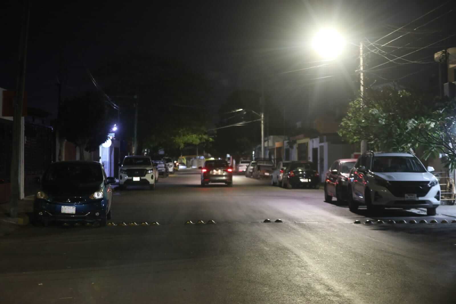 Luminarias LED en Francisco de Montejo alcanzan cobertura total en etapas