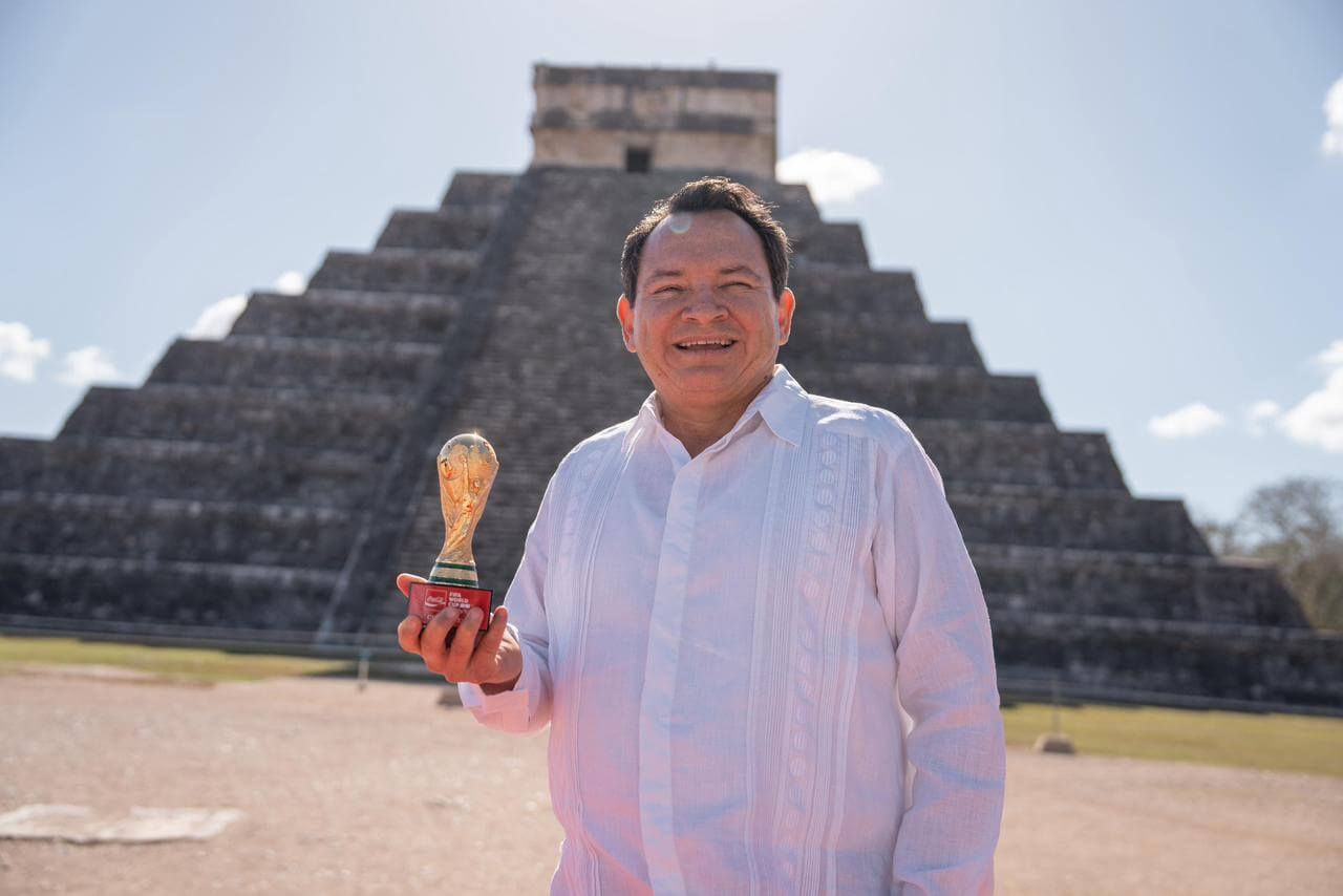 Trofeo FIFA en Chichén Itzá marca escala del Trophy Tour en México