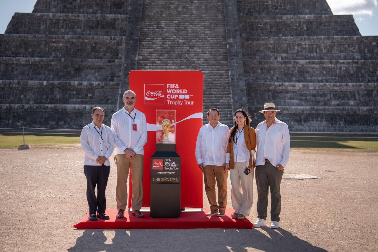 Trofeo FIFA en Chichén Itzá marca escala del Trophy Tour en México