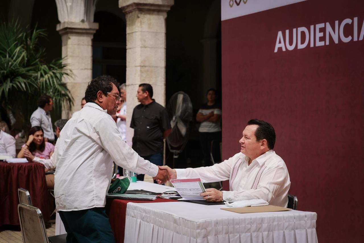 Gobierno cercano en Yucatán atiende demandas en Audiencias con el Pueblo