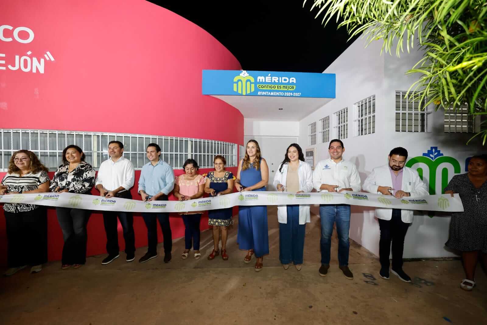 Manuel Crescencio Rejón recibe módulo médico y ludoteca en Mérida