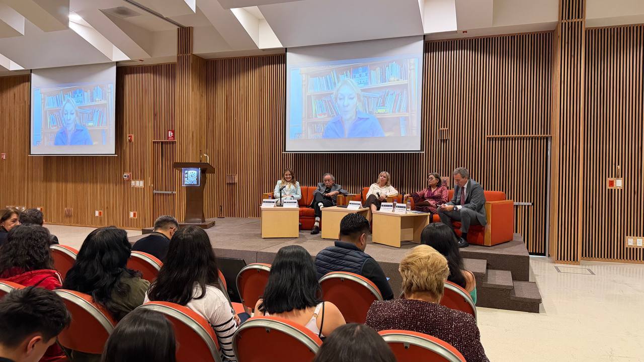 Participación ciudadana en Mérida destaca en coloquio internacional en Acatlán