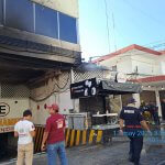 Incendio en un puesto de venta de zapatos ubicado a un costado del Bazar García Rejón