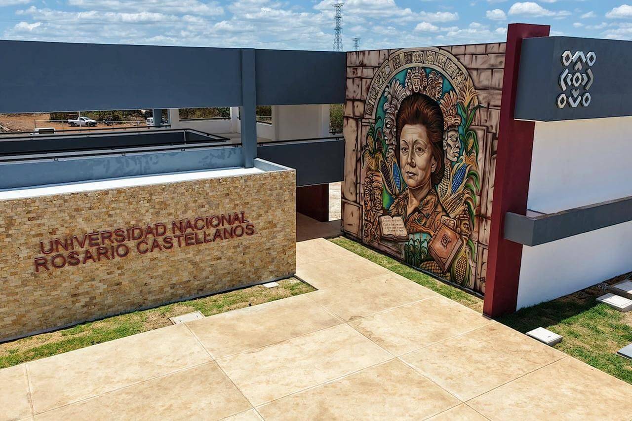 Universidad Rosario Castellanos amplía oferta educativa gratuita en Yucatán
